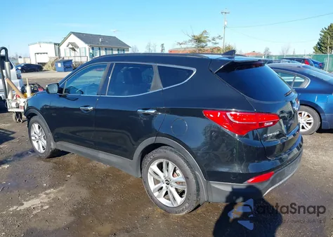 2016 Hyundai Santa Fe Sport 2.0L Turbo z USA, uszkodzony, nr VIN 5XYZWDLA4GG365240
